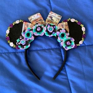 Disney Minnie Haunted Mansion Ears - worn once
